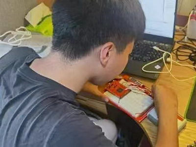 奇妙！清華的實驗室會走了